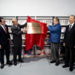 El Nobel de Literatura Mo Yan inaugura librería china “Gran Muralla” en la ciudad de Buenos Aires