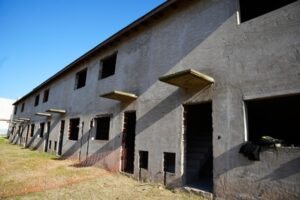 En Quilmes, la Provincia de Buenos Aires termina casas desfinanciadas por Nación