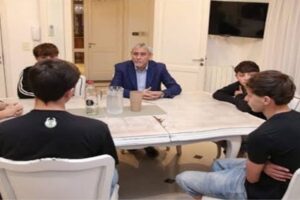Ferraresi Propuso Restringir las Apuestas Online para Cuidar a los Jóvenes
