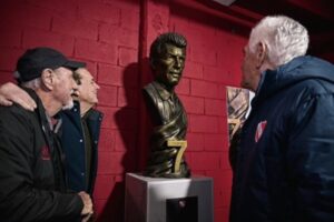Independiente Homenajeó a su ídolo Raúl Emilio Bernao