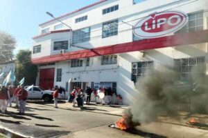 Despidos Masivos y Denuncias de Vaciamiento en la Histórica Fábrica de Caramelos Lipo