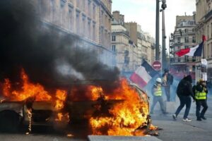 Europa en llamas. El pueblo en las calles repudia a los gobiernos de ultraderecha.