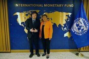 FORO ECONOMÍA Y TRABAJO EN OPOPSICIÓN A LAS POLÍTICAS DEL FMI
