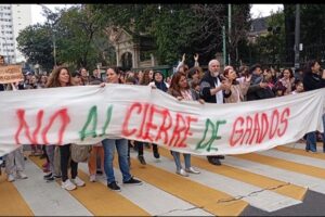 Comunidades educativas porteñas en lucha para frenar el cierre de grados impulsados por el gobierno de Jorge Macri